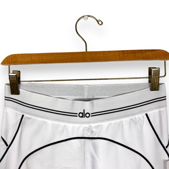 NWT Brand New ALO Airbrush High-Waist Heart Throb Leggings White Black Medium - Picture 8 of 14